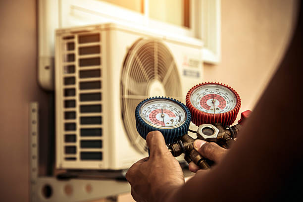 Professional Hvac technician working in Glen, MS